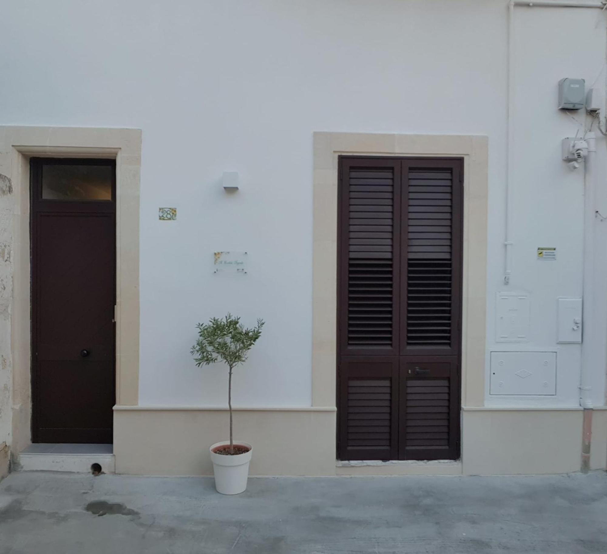 Il Cortile Segreto - Con Parcheggio Privato Apartment Lecce Exterior photo