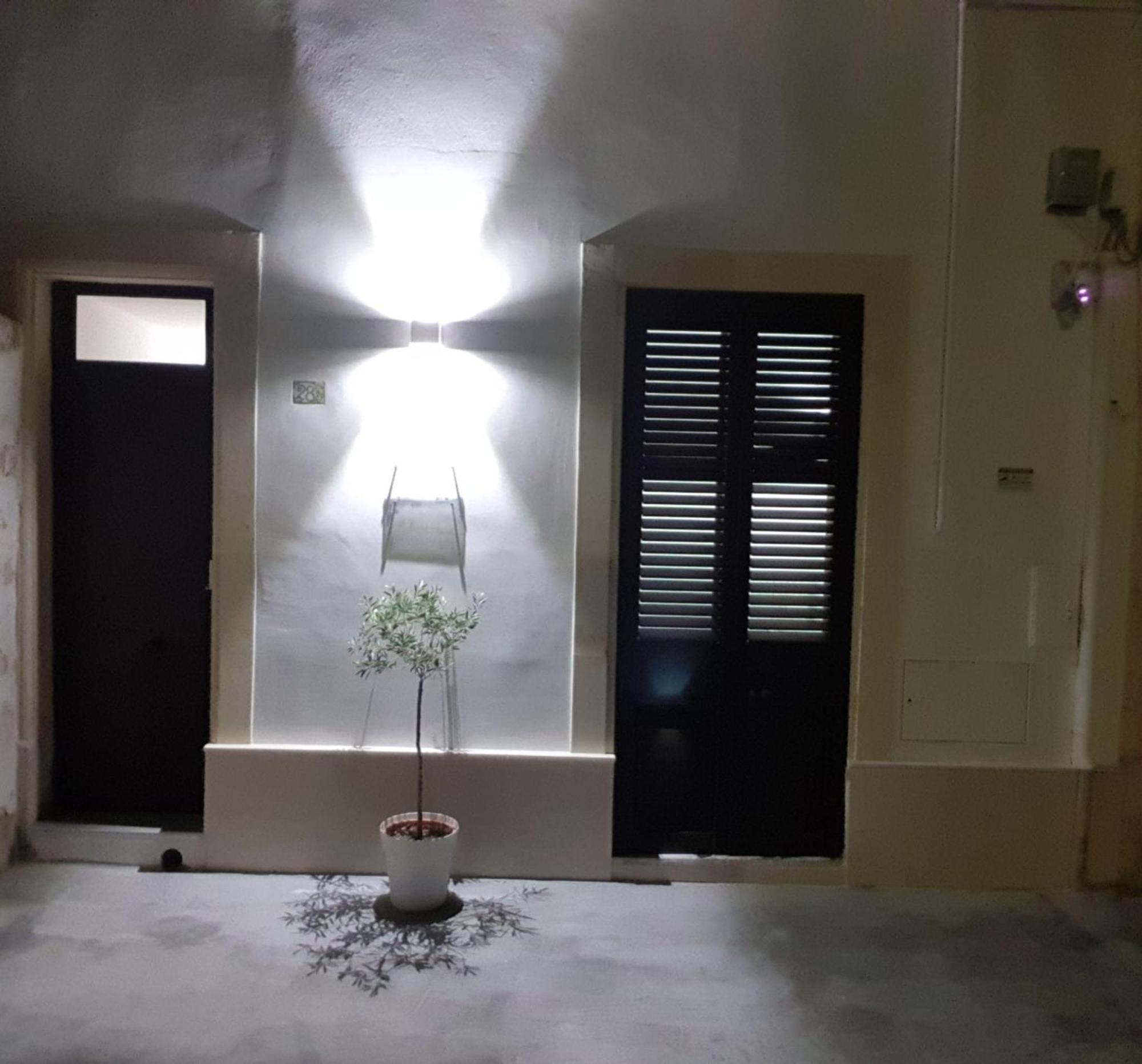Il Cortile Segreto - Con Parcheggio Privato Apartment Lecce Exterior photo